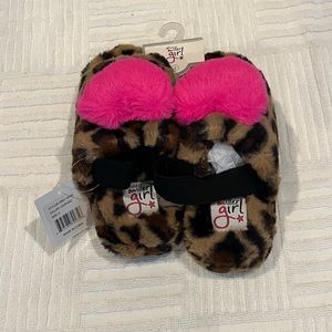 Bundle Only: NEW Olivia Miller Girl Fuzzy Slippers Sz 2